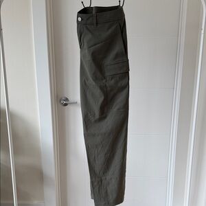 Lululemon ripstop cargo - size 30
